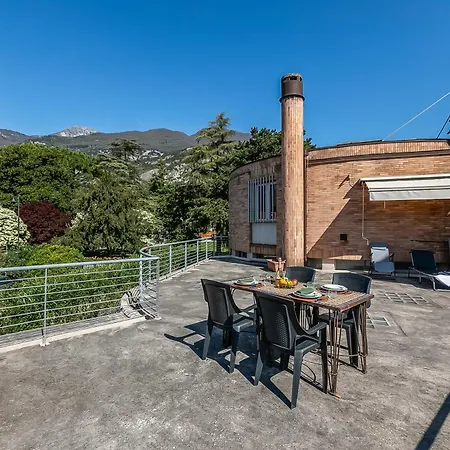 The Round House - Happy Apartment *